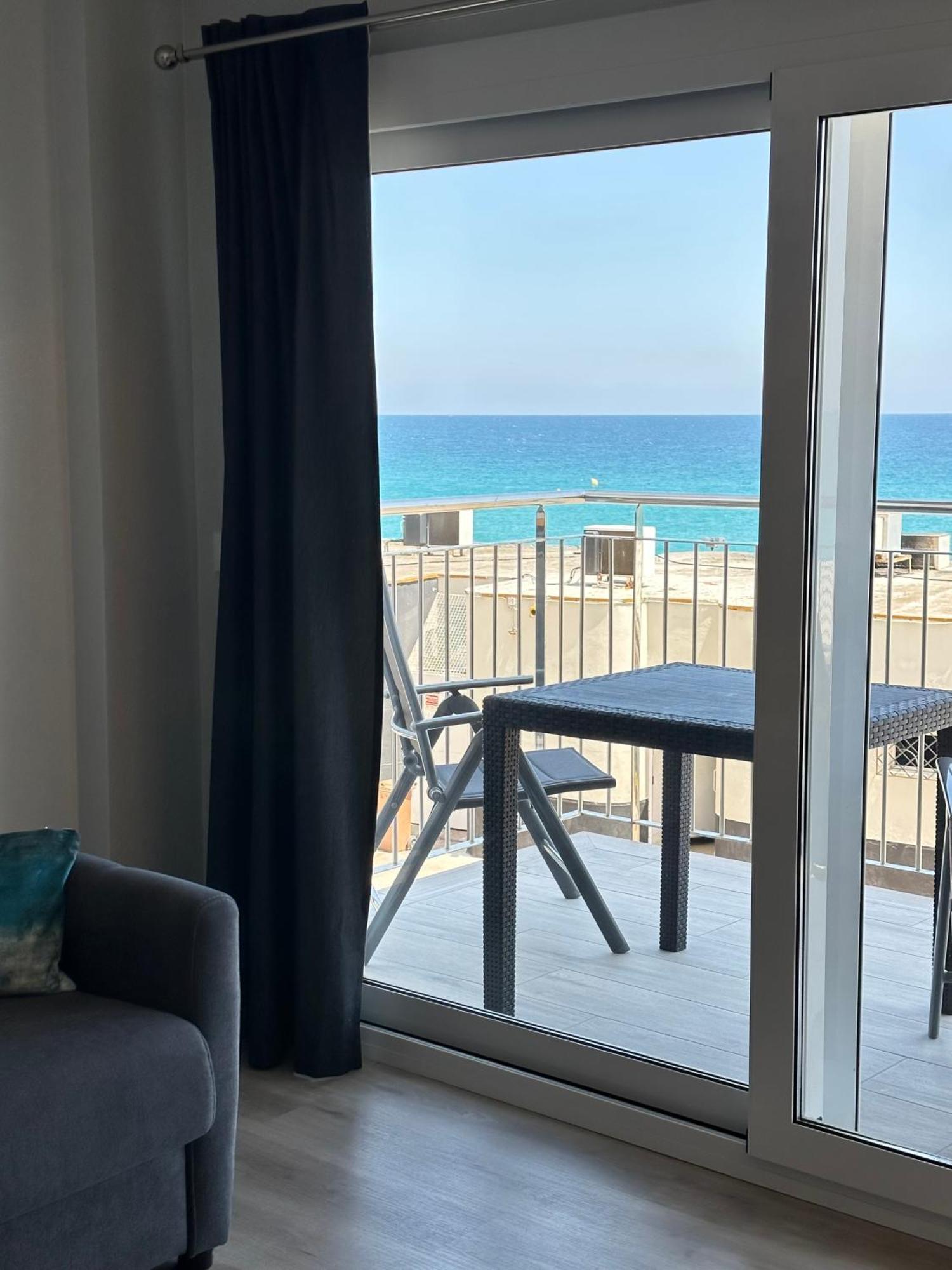 Estudio Con Impresionantes Vistas Al Mar Бланес Экстерьер фото