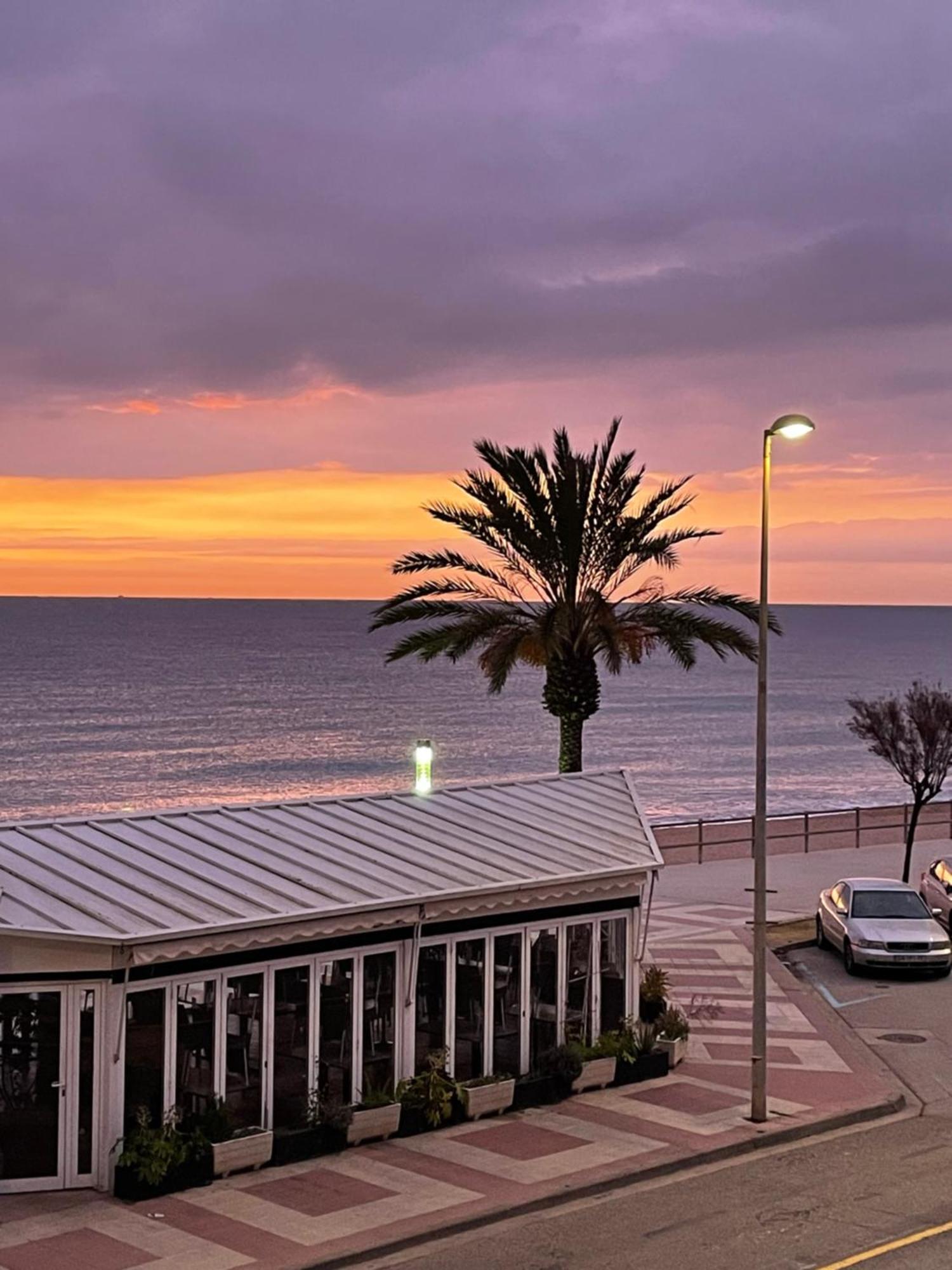 Estudio Con Impresionantes Vistas Al Mar Бланес Экстерьер фото